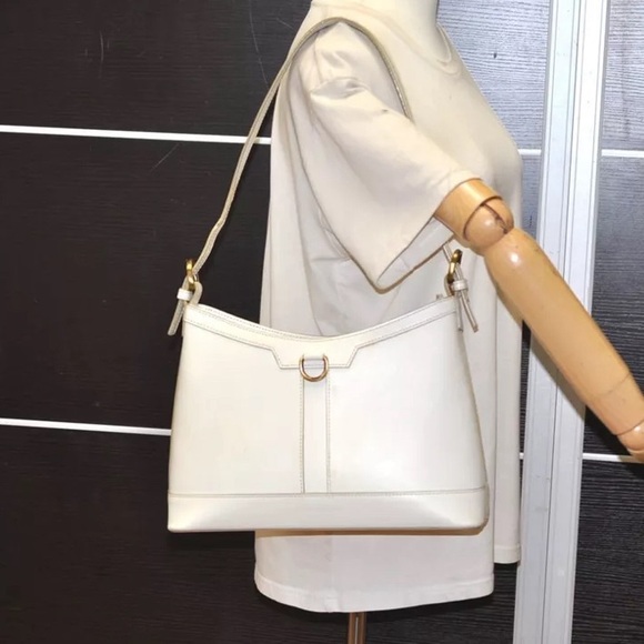 BURBERRY White Leather Shoulder Bag - Picture 10 of 14